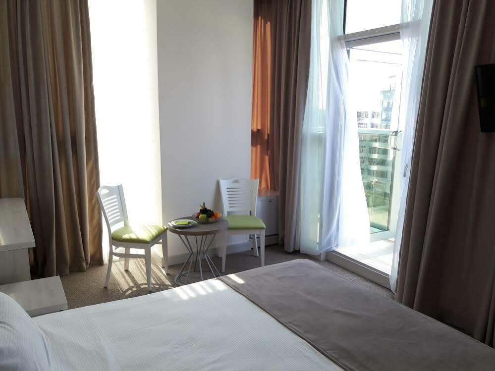 Hotel Green Glass Batumi Exterior foto